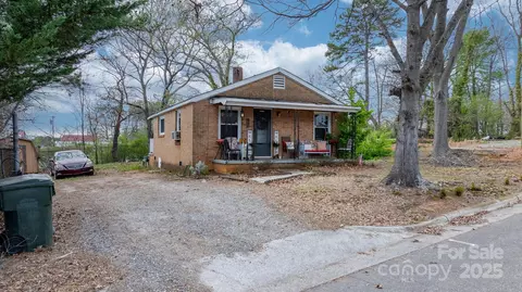 948 3rd Street Sw Ct SW, Hickory, NC 28602