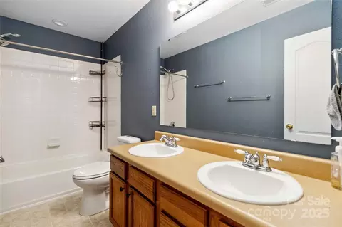 Bath - 707 Sinclair Dr, Monroe, NC 28112 photo 1 of 2