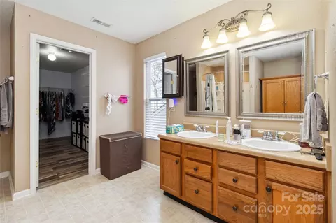 Bath - 707 Sinclair Dr, Monroe, NC 28112 photo 2 of 2