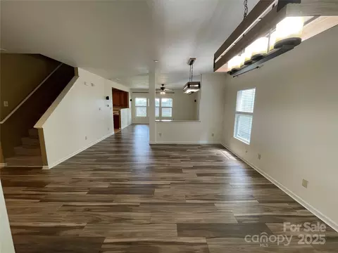 Living - 707 Sinclair Dr, Monroe, NC 28112 photo 2 of 5