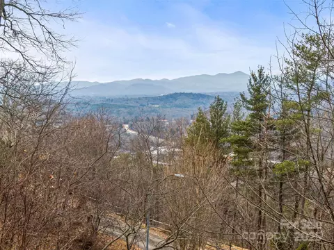 999 Secluded Forest 11 Dr #11, Asheville, NC 28804