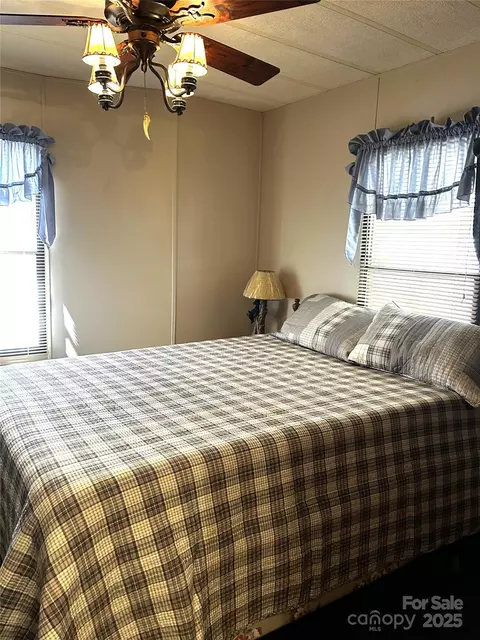 Bedroom - 84 Greentree Ln, Canton, NC 28716 photo 2 of 3