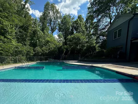 214 Lake E Dr E, Thomasville, NC 27360
