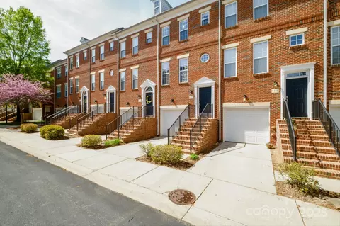 1122 Dean Hall Ln, Matthews, NC 28105