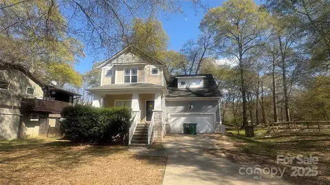 1134 Riverside Dr, Charlotte, NC 28214