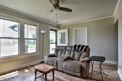 Living - 302 Griffith Rd, Monroe, NC 28112 photo 2 of 3