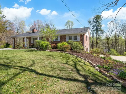 126 N Big Oak Dr, Mills River, NC 28759
