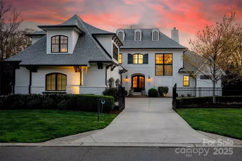 804 Huntington Park Dr, Charlotte, NC 28211