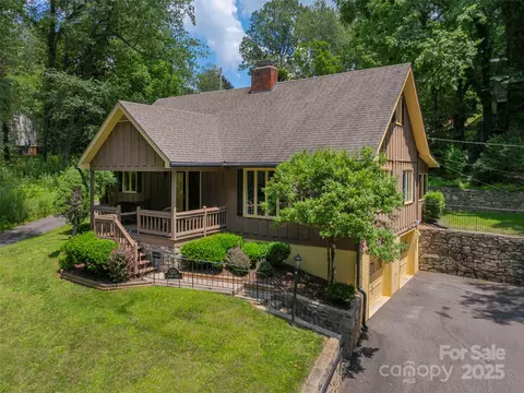 570 County Rd, Waynesville, NC 28785