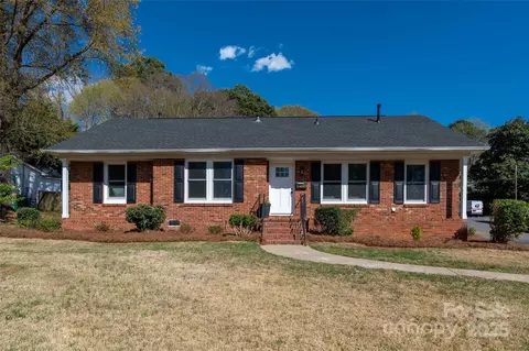 6423 Candlewood Dr, Charlotte, NC 28210