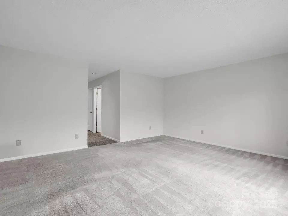 Living - 31 Hunting Country Trl, Tryon, NC 28782 photo 8 of 13
