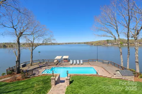 231 Larkspur Ln, Lexington, NC 27292