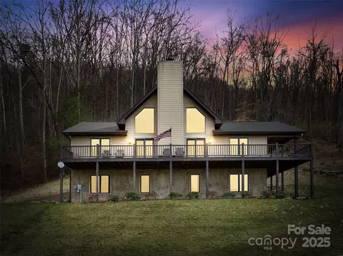 628 Cove Creek Ln, Weaverville, NC 28787