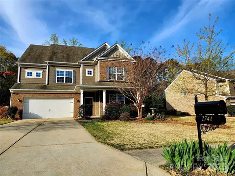 2741 Smethwick Ln, Gastonia, NC 28056