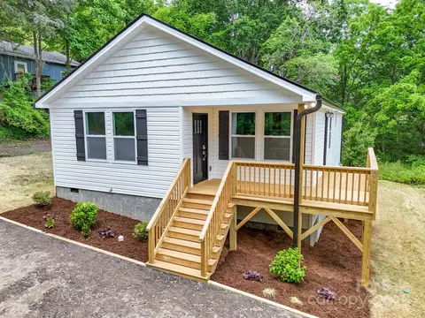 15 Border St, Black Mountain, NC 28711