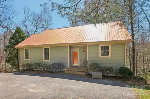 25 Sunset View Dr, Horse Shoe, NC 28742