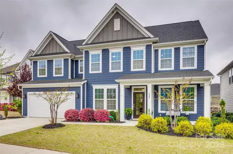 822 Flatwater Ct, Fort Mill, SC 29708