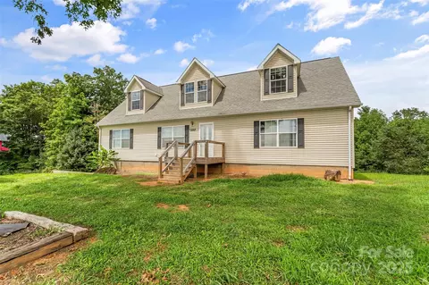3144 Henderson Mill Rd, Morganton, NC 28655