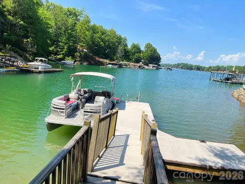 1600 Lillians Point 33 Ct #33, Morganton, NC 28655