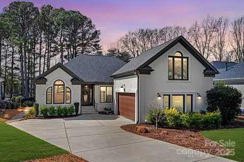 17217 Players Ridge Dr, Cornelius, NC 28031