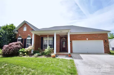1021 Glen Laurel Dr, Fort Mill, SC 29707