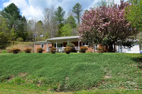 5360 Franklin Pl, Collettsville, NC 28611