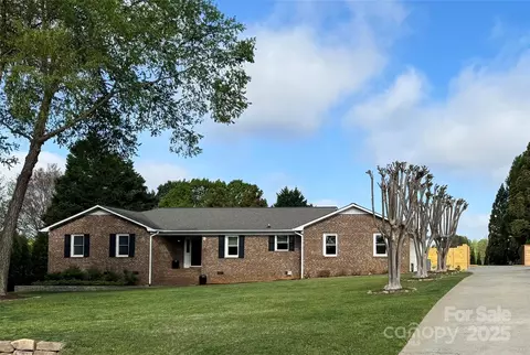 5119 Blackberry Ln, Matthews, NC 28104