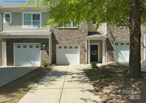 4554 Craigmoss Ln, Charlotte, NC 28278
