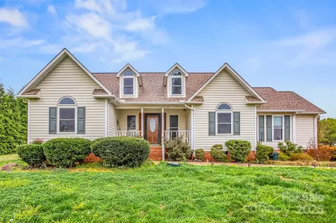 522 E Lake Dr, Mocksville, NC 27028