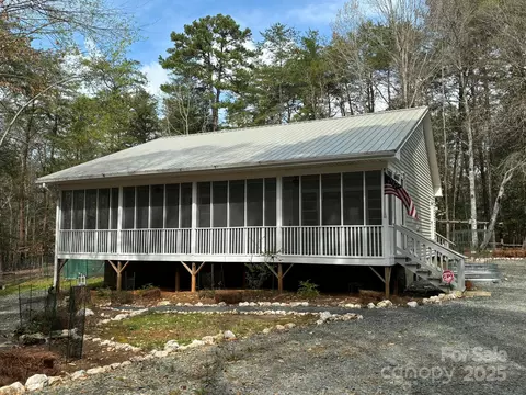 361 Sugar Loaf Rd, Troy, NC 27371