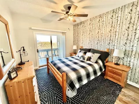 Bedroom - 2541 Wolf Laurel Rd, Mars Hill, NC 28754 photo 2 of 4