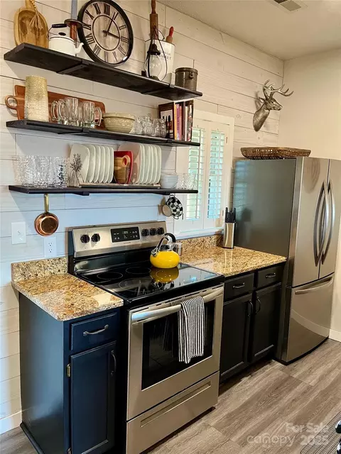Kitchen - 2541 Wolf Laurel Rd, Mars Hill, NC 28754 photo 2 of 4