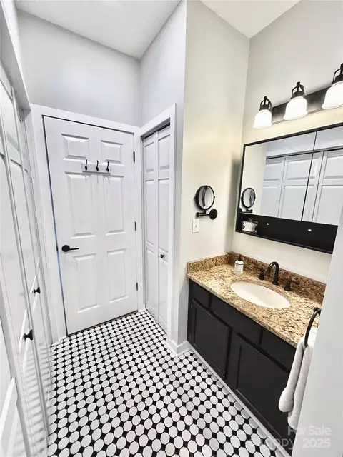 Bath - 2541 Wolf Laurel Rd, Mars Hill, NC 28754 photo 1 of 2