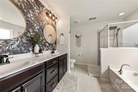 Bath - 10773 Sapphire Trl, Davidson, NC 28036 photo 1 of 2