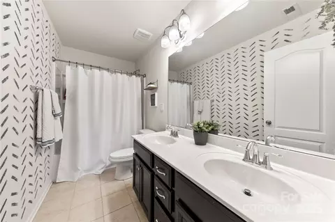 Bath - 10773 Sapphire Trl, Davidson, NC 28036 photo 2 of 2