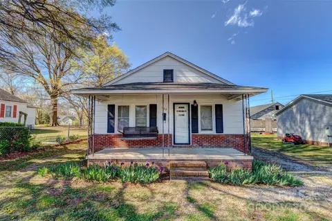 100 W 3rd St, Cherryville, NC 28021