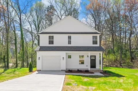 701 Applewood St, Kannapolis, NC 28081