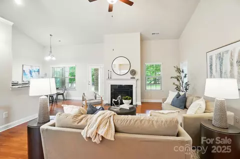 5032 Eagles Crest Ln, Gastonia, NC 28056