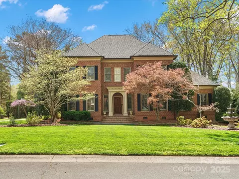 3600 Castellaine Dr, Charlotte, NC 28226
