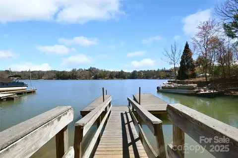 1551 Braxton Gate Dr, Morganton, NC 28655