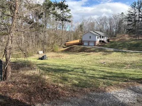 99999 Number Nine Rd, Fairview, NC 28730