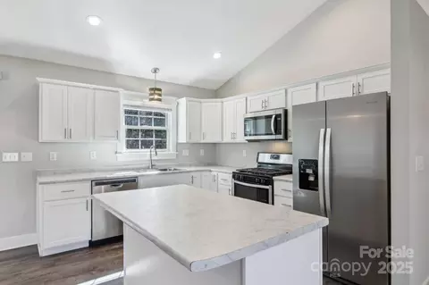 281 Plato Pl, Etowah, NC 28729 photo 10