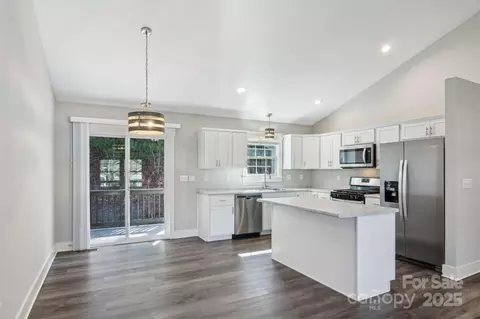 281 Plato Pl, Etowah, NC 28729 photo 9