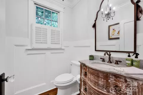 Bath - 411 Walnut St, Davidson, NC 28036 photo 3 of 6