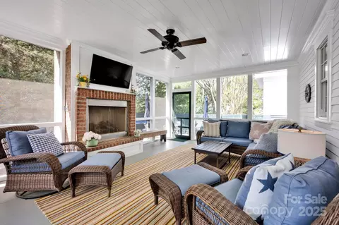 Exterior - 411 Walnut St, Davidson, NC 28036 photo 3 of 10