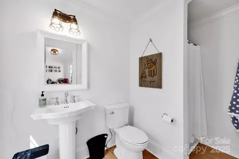 Bath - 411 Walnut St, Davidson, NC 28036 photo 6 of 6
