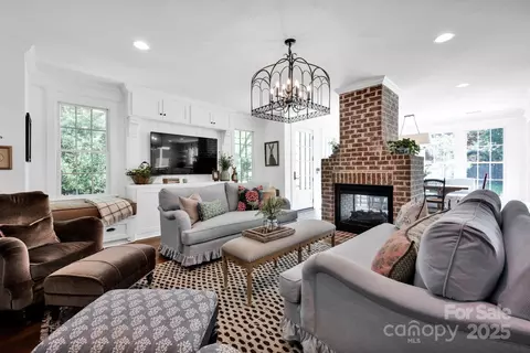 Living - 411 Walnut St, Davidson, NC 28036 photo 1 of 2