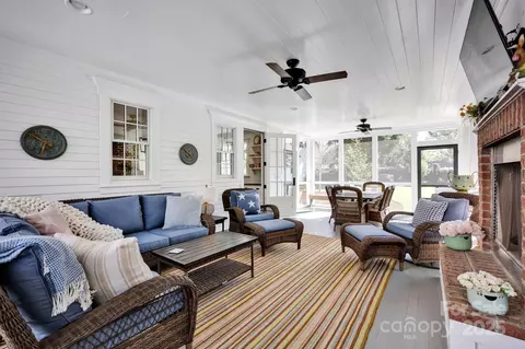 Exterior - 411 Walnut St, Davidson, NC 28036 photo 4 of 10