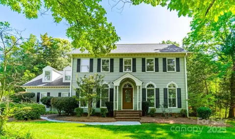 5232 Silchester Ln, Charlotte, NC 28215