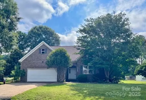 201 Fancy Lady Ct, York, SC 29745